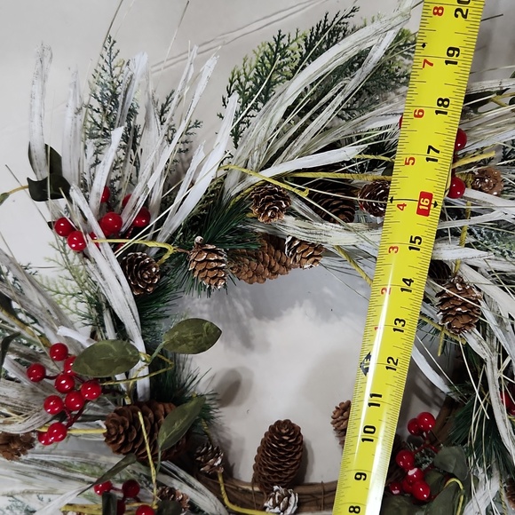 Artificial Christmas Wreath, 24" Snow Flocked Pine Cone Grapevine Frosted Wreath - Picture 6 of 6